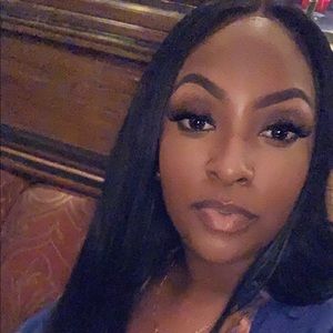 Meet your Posher, Raquel